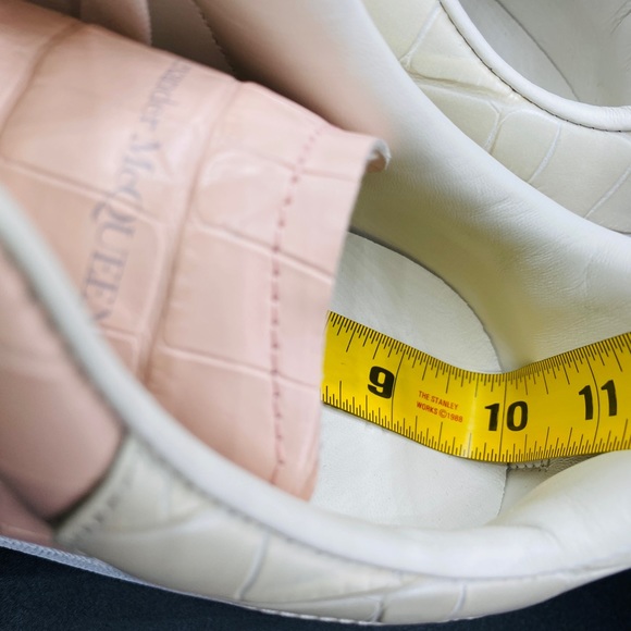 Alexander McQueen Women’s Oversized Leather Sneakers Size 9 AUTHENTIC - Picture 8 of 9